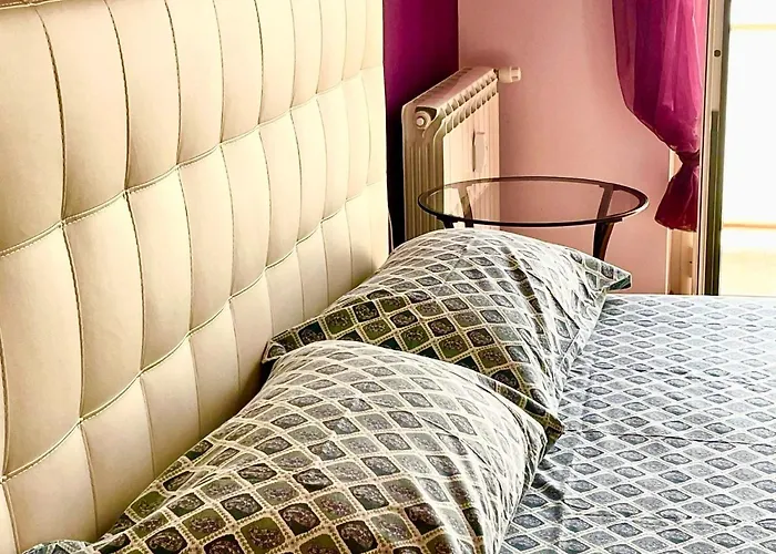 Le Ortensie In Centro E Vicino Al Mare *